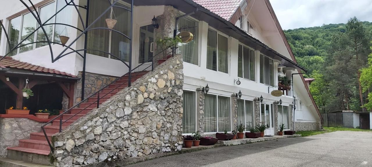 Hotel Turist Resita Exterior foto